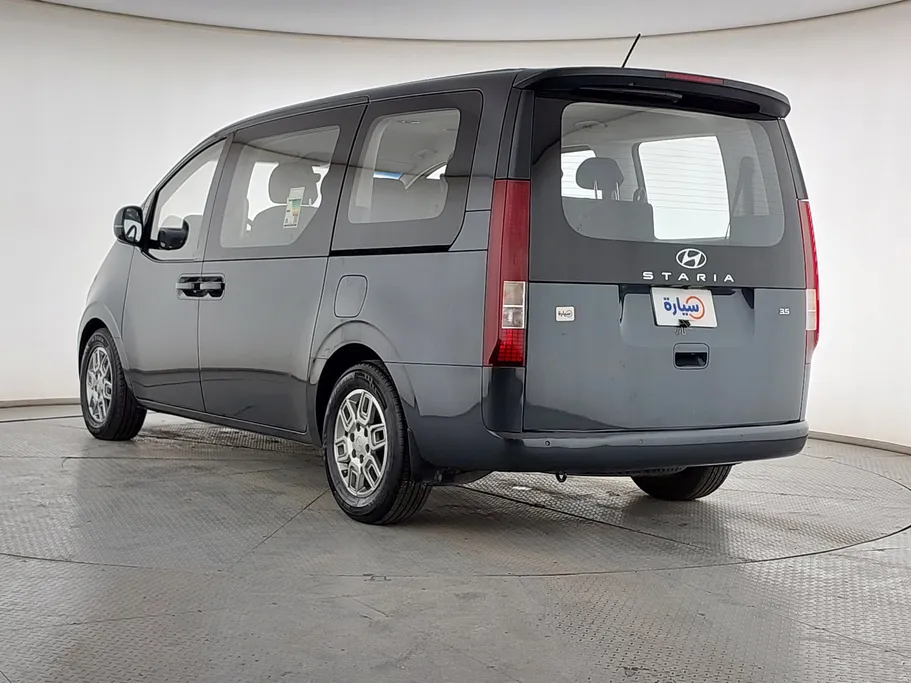 هيونداي ستاريا واجن 2022 