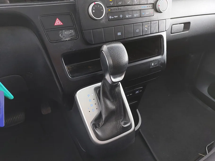 هيونداي ستاريا واجن 2022 