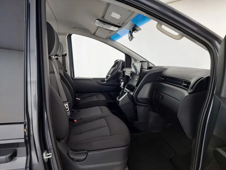 هيونداي ستاريا واجن 2022 