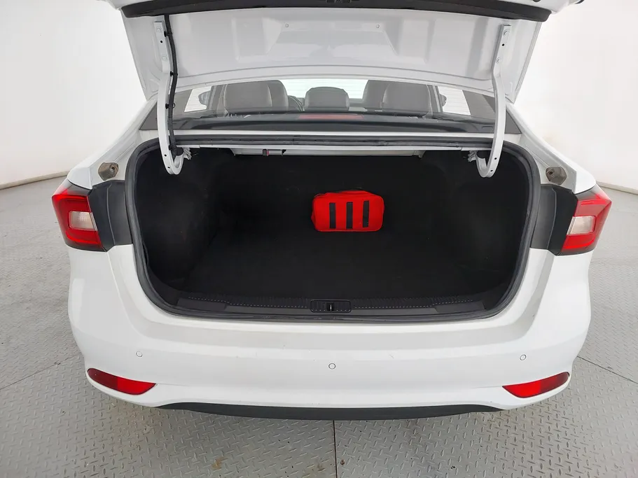 ام جي 5 LUX 2023 