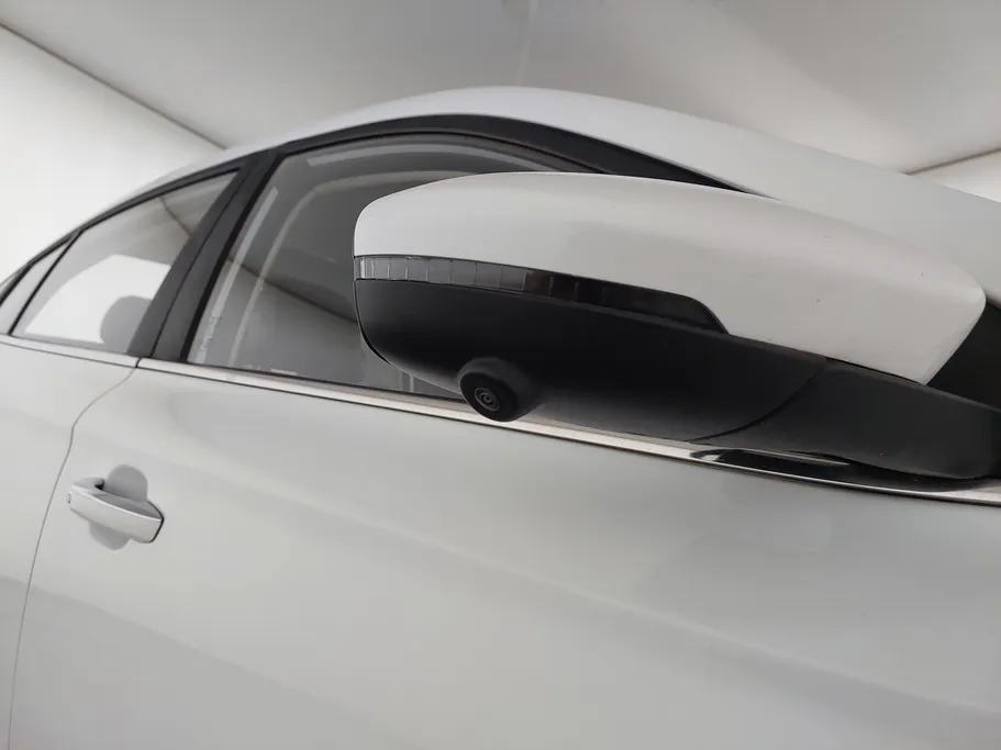 ام جي 5 LUX 2023 