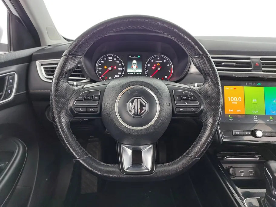 ام جي 5 LUX 2023 