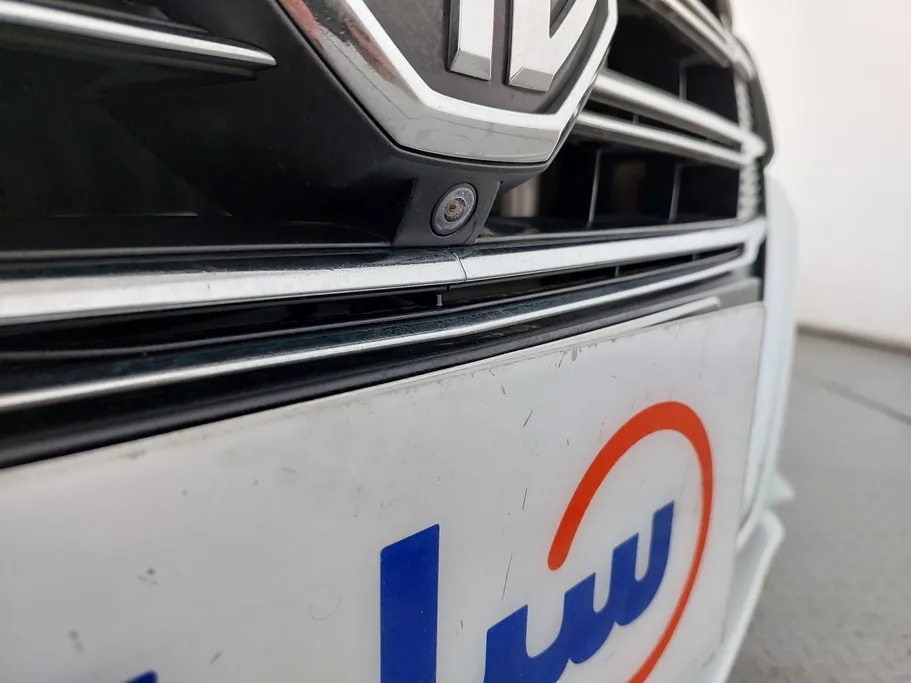 ام جي 5 LUX 2023 