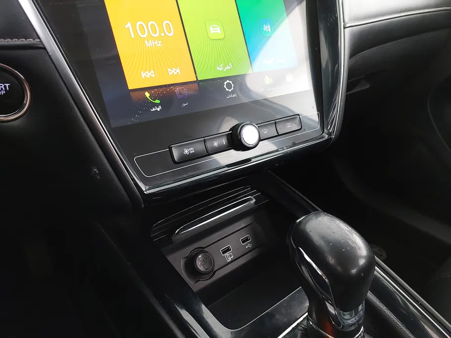 ام جي 5 LUX 2023 