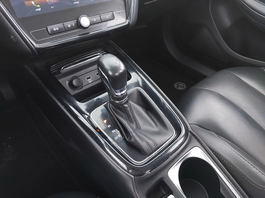 ام جي 5 LUX 2023 