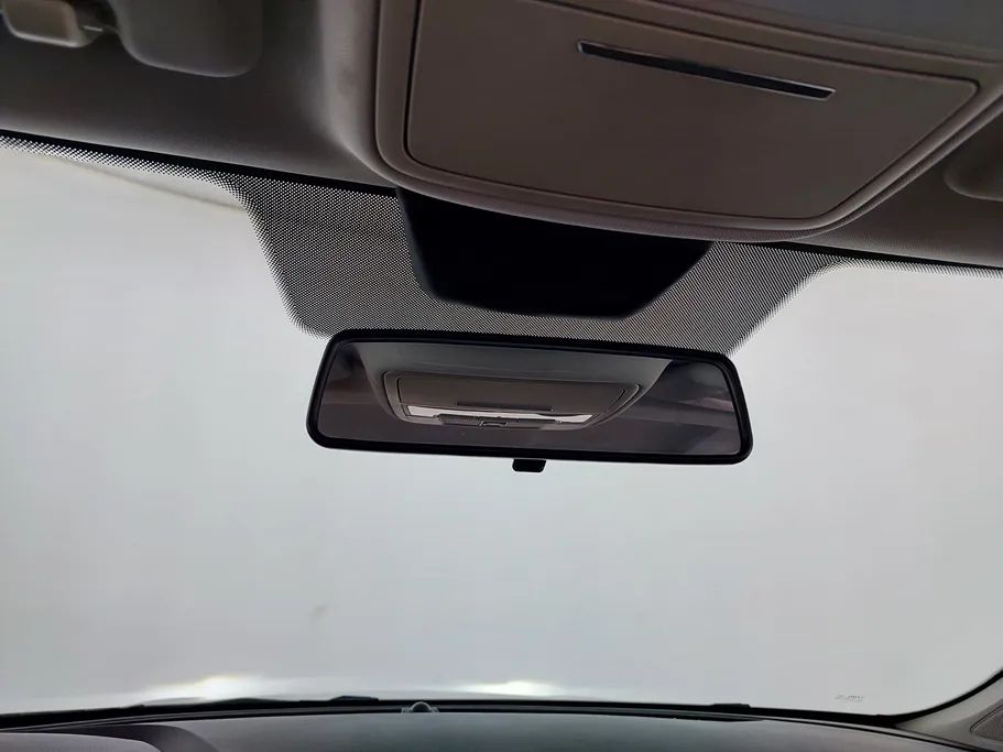 ام جي 5 LUX 2023 