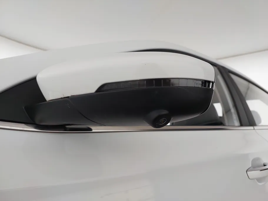 ام جي 5 LUX 2023 