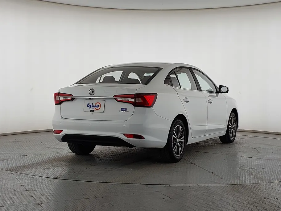 ام جي 5 LUX 2023 