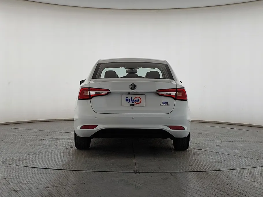 ام جي 5 LUX 2023 