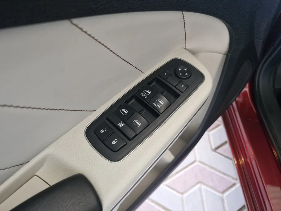 دودج تشارجر SXT 2018 