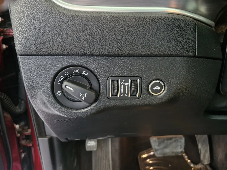 دودج تشارجر SXT 2018 