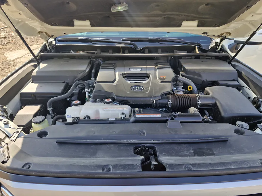 تويوتا لاندكروزر GXR4 DSL 2024 