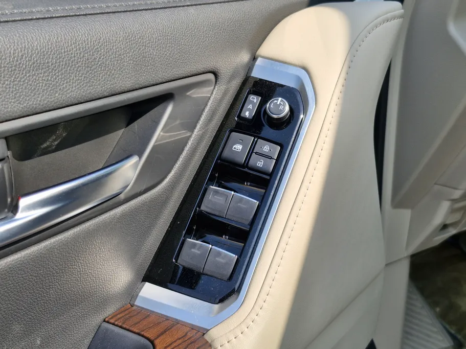 تويوتا لاندكروزر GXR4 DSL 2024 