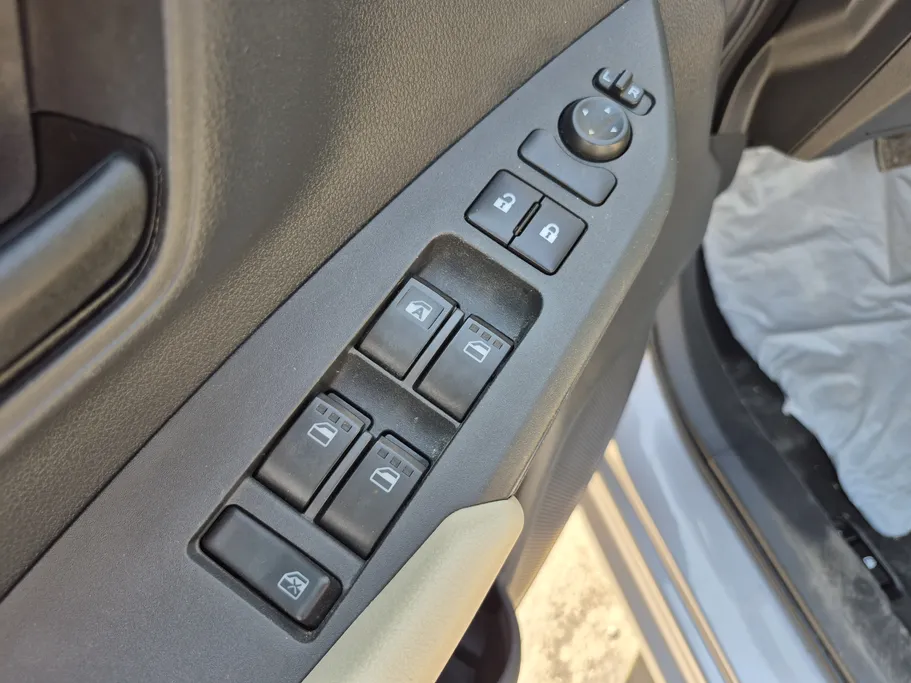 تويوتا يارس Y 2023 