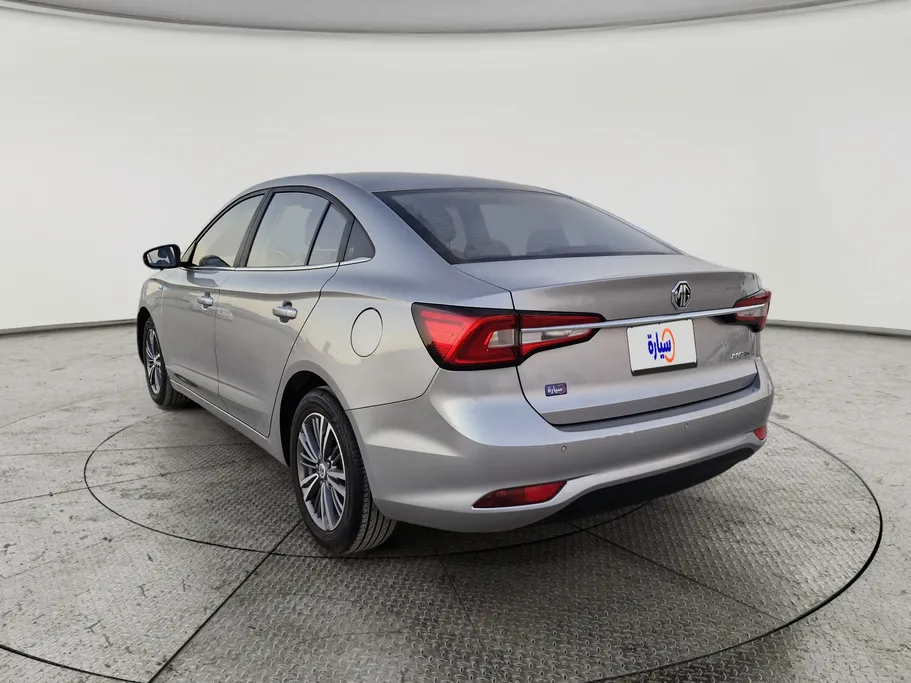 ام جي 5 LUX 2023 