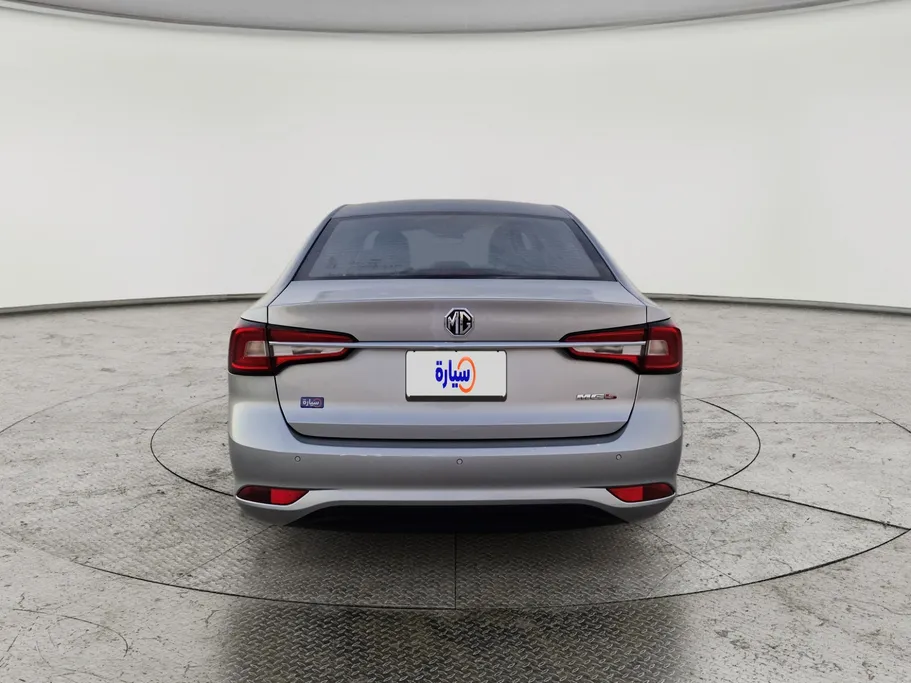 ام جي 5 LUX 2023 