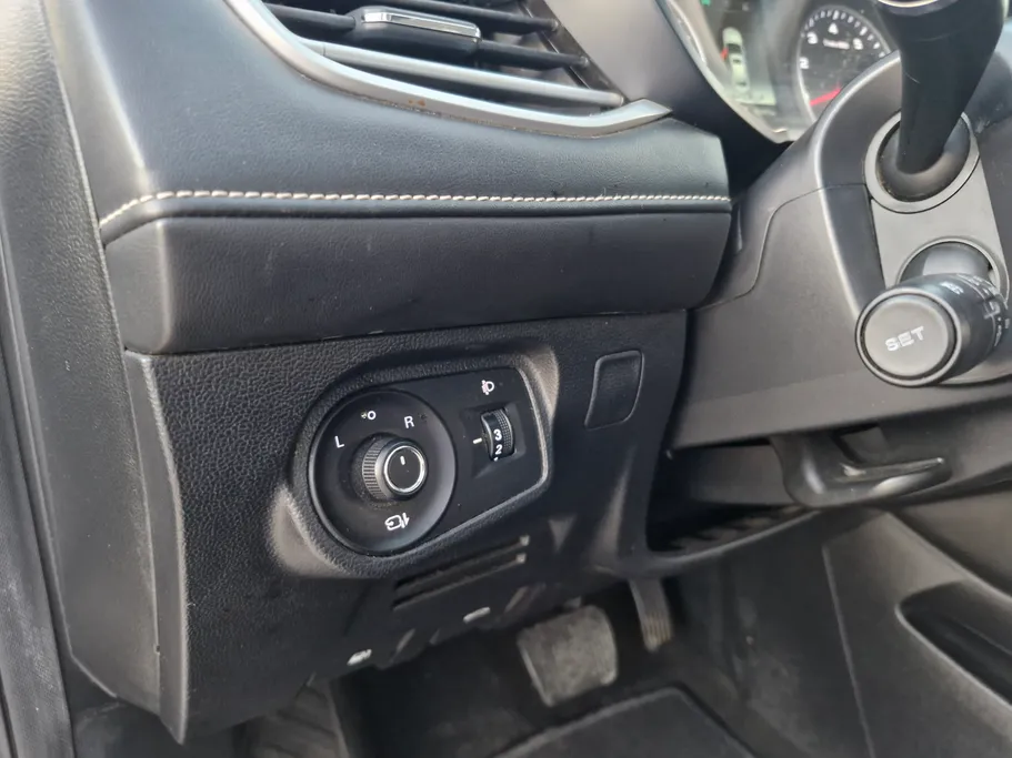 ام جي 5 LUX 2023 