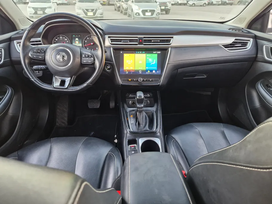 ام جي 5 LUX 2023 