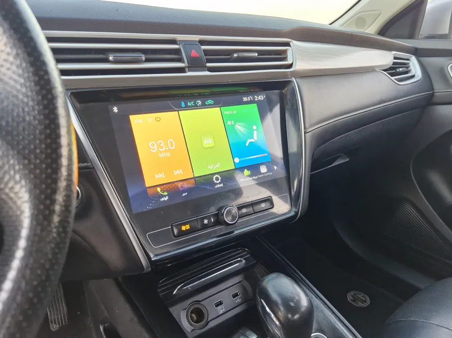 ام جي 5 LUX 2023 