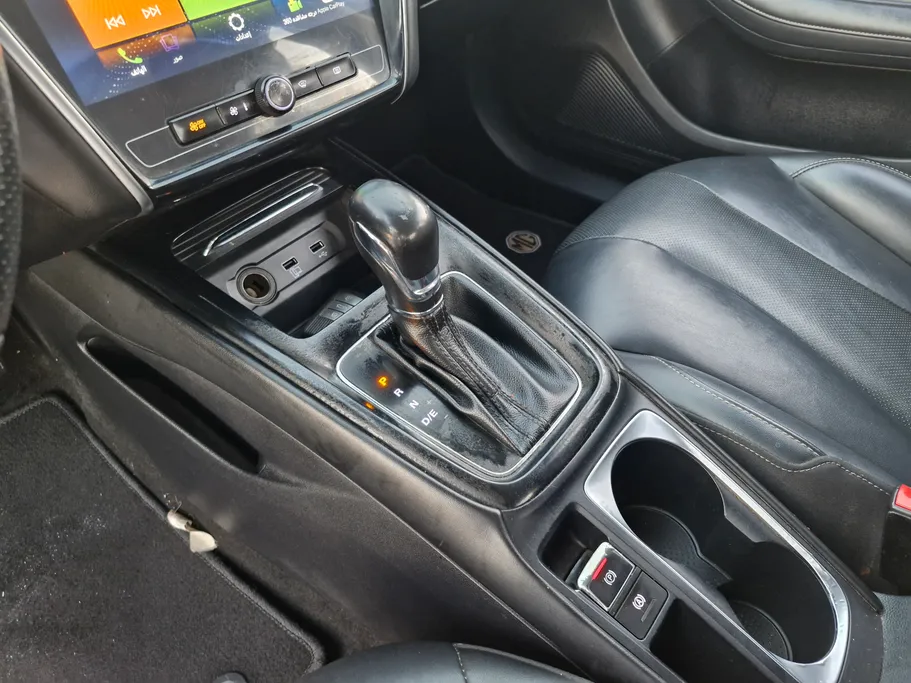 ام جي 5 LUX 2023 