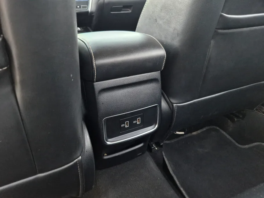 ام جي 5 LUX 2023 