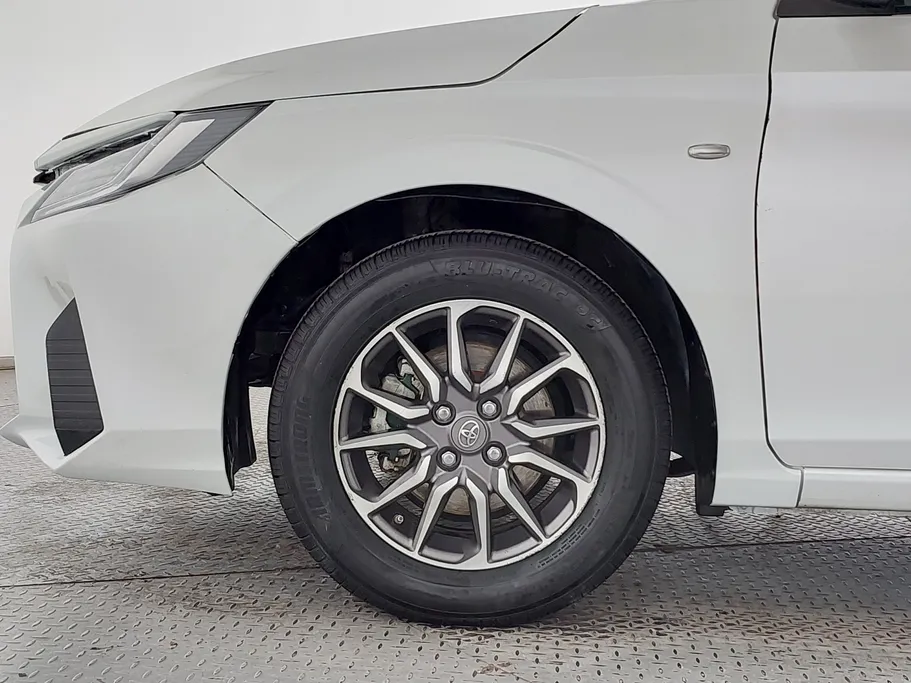 2023 Toyota Yaris  Y 