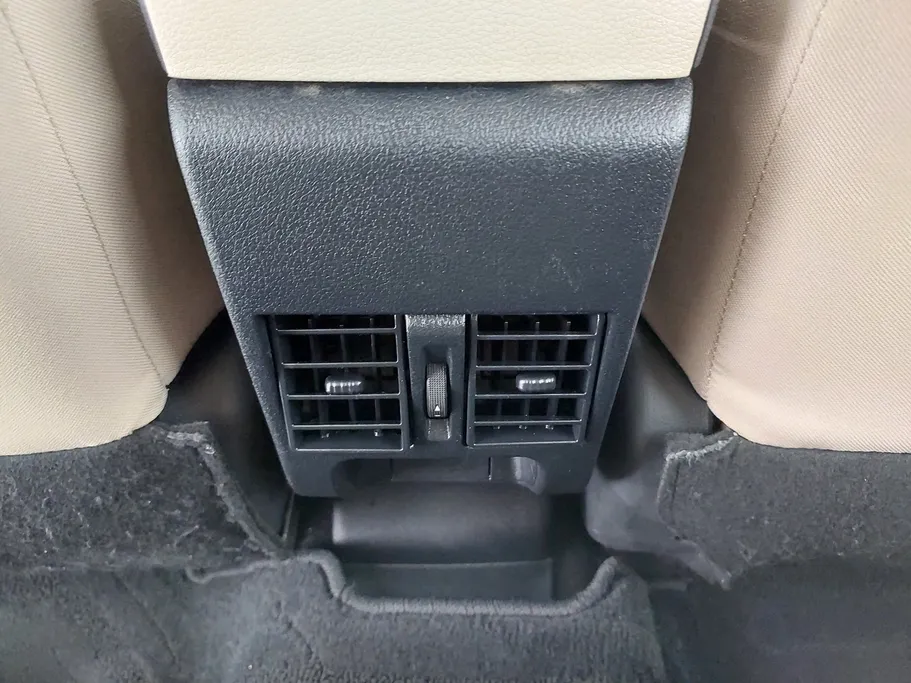 2023 Toyota Yaris  Y 