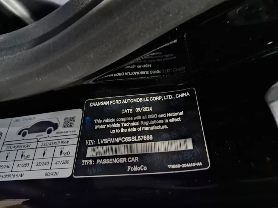 2025 Ford Taurus Titanium 