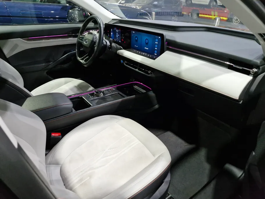 2025 Ford Taurus Titanium 