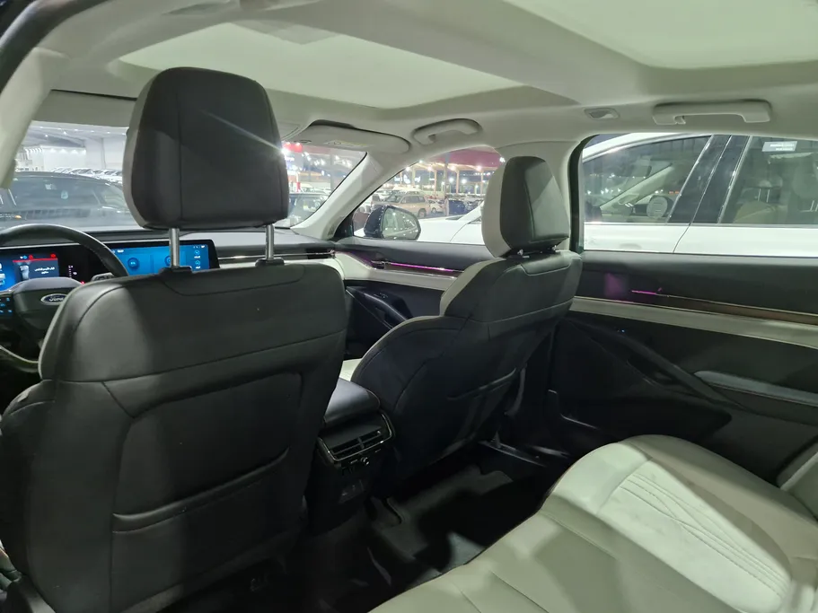 2025 Ford Taurus Titanium 