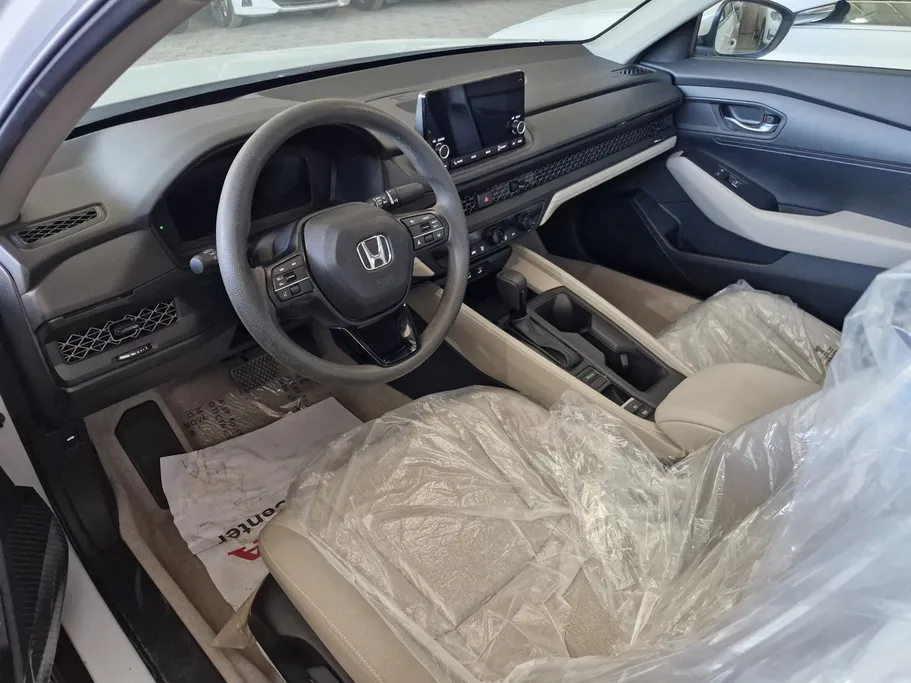 هوندا اكورد LX 2025 