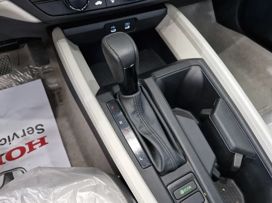 هوندا اكورد LX 2025 