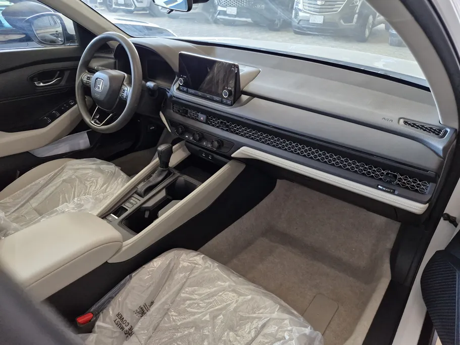 هوندا اكورد LX 2025 