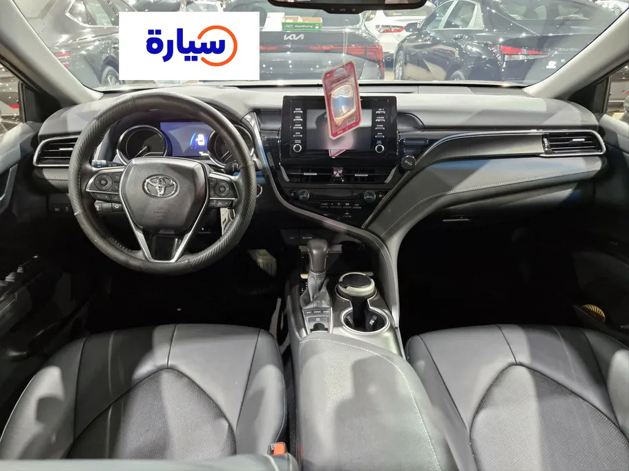 2024 Toyota Camry  SE V6 