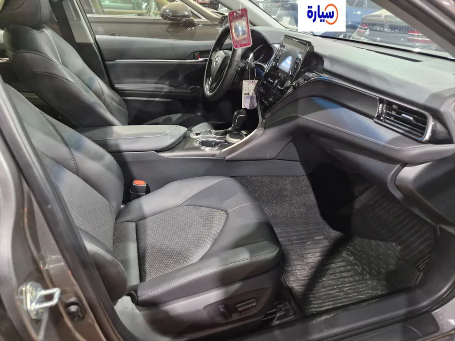 2024 Toyota Camry  SE V6 