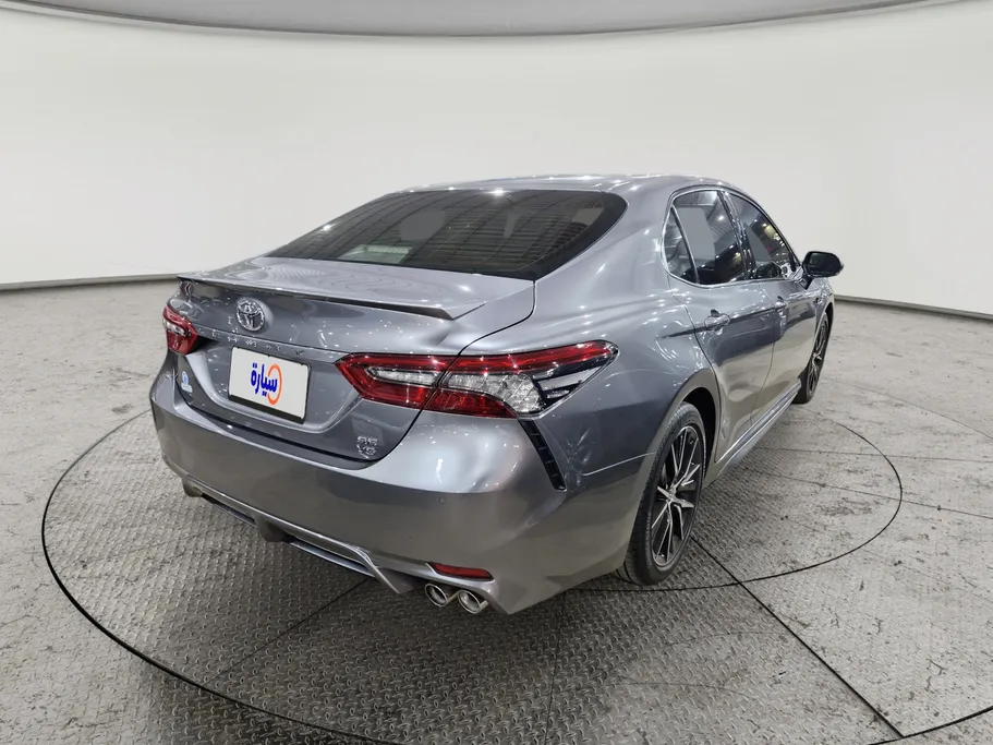 2024 Toyota Camry  SE V6 