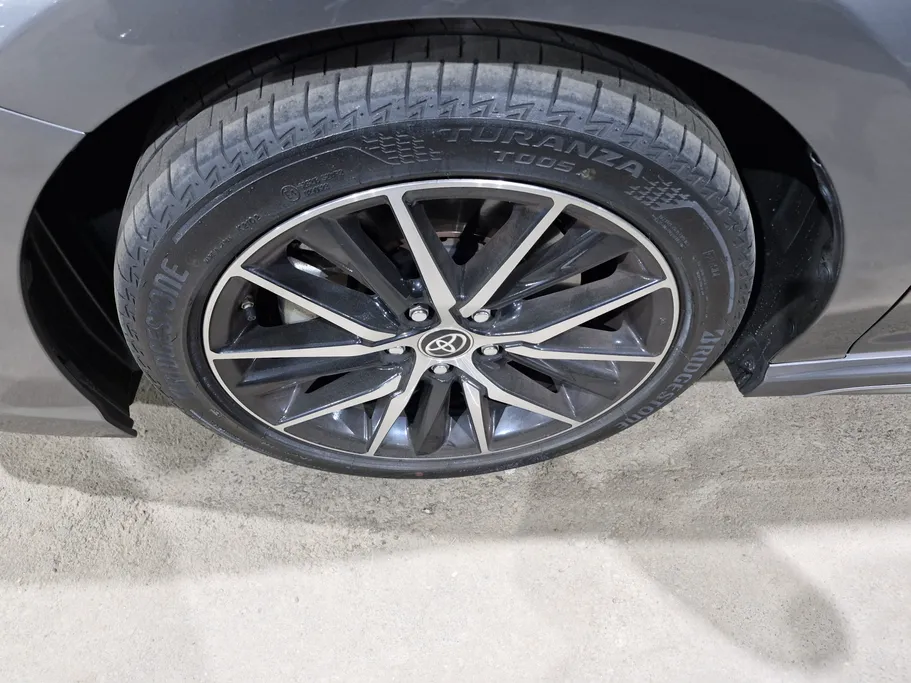 2024 Toyota Camry  SE V6 