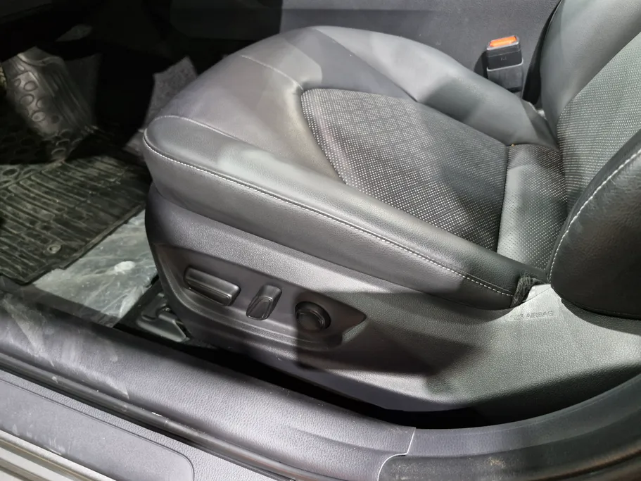 2024 Toyota Camry  SE V6 