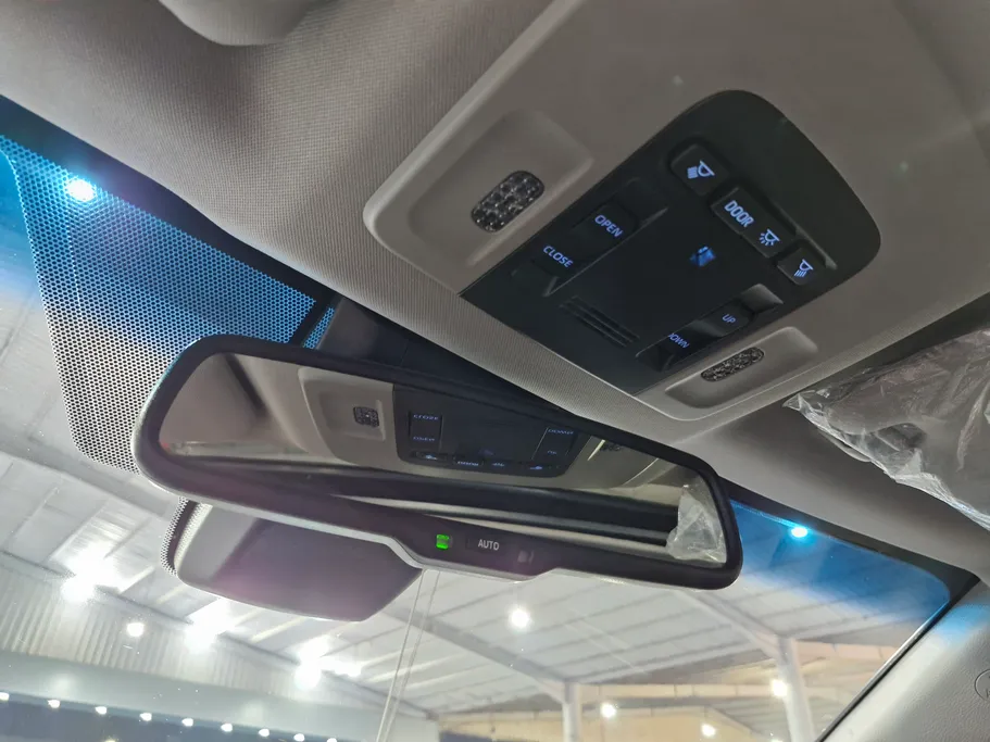 2024 Toyota Camry  SE V6 