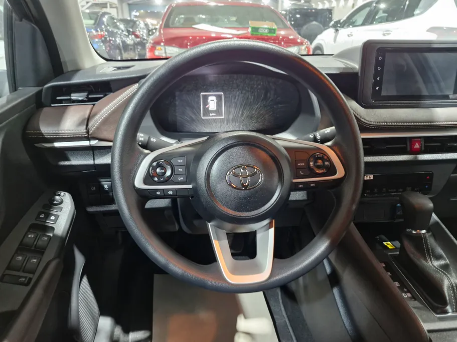 2024 Toyota Yaris  Y Plus 