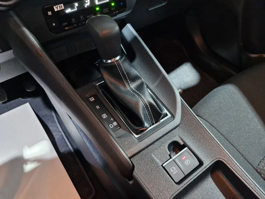 2024 Toyota Yaris  Y Plus 