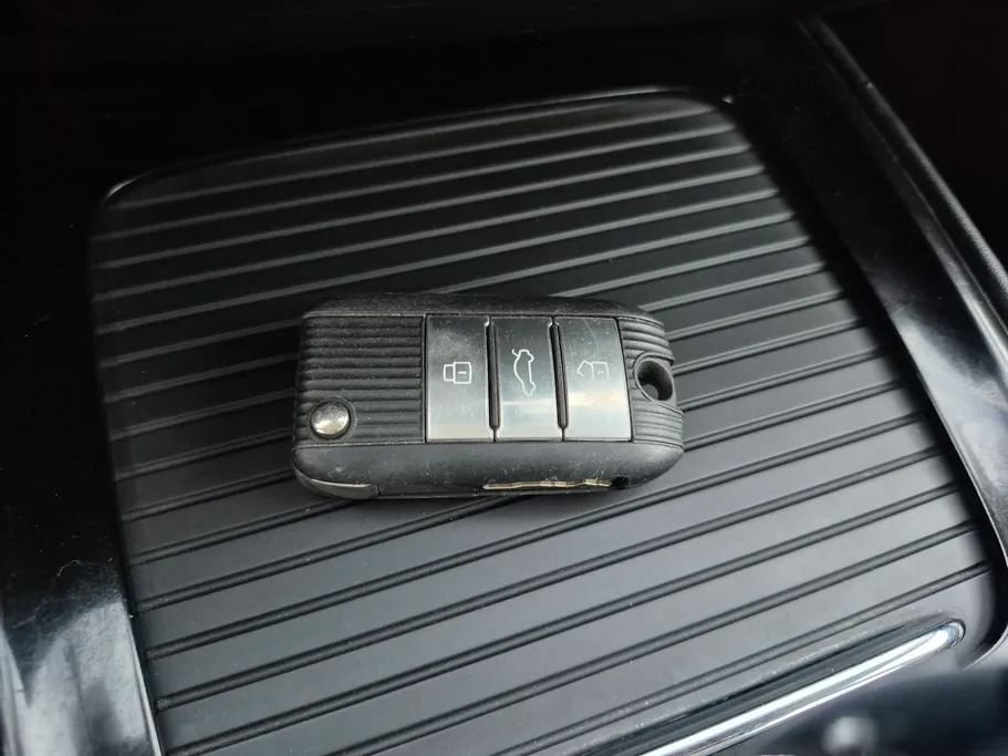 ام جي 5 LUX 2023 