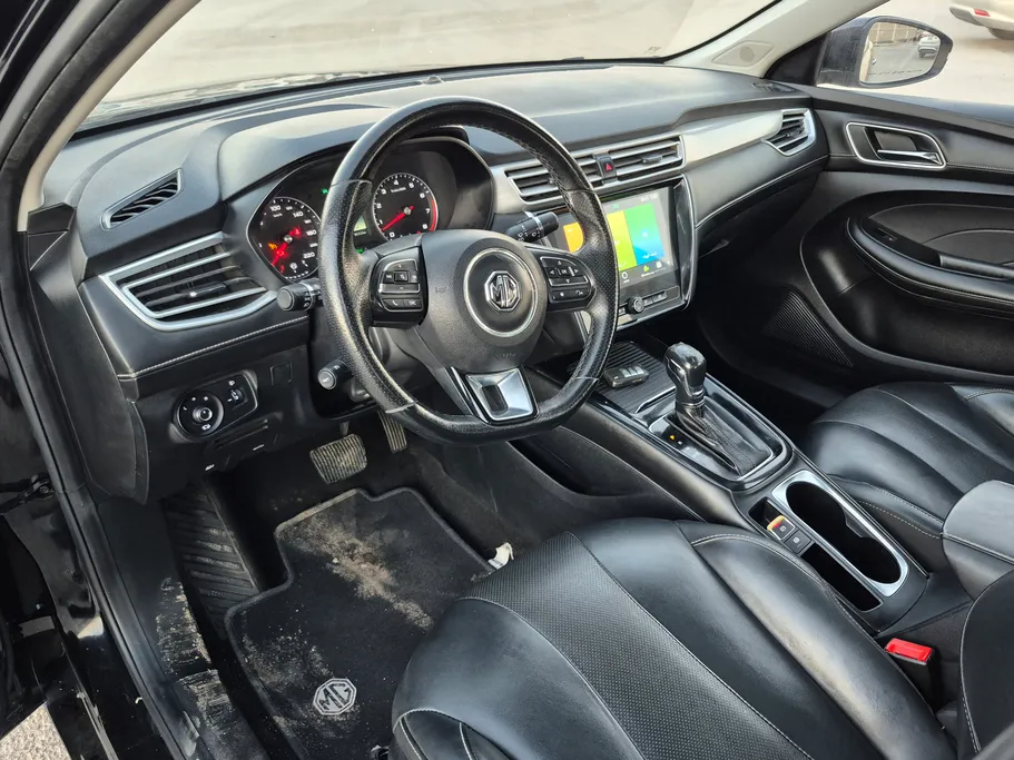 ام جي 5 LUX 2023 