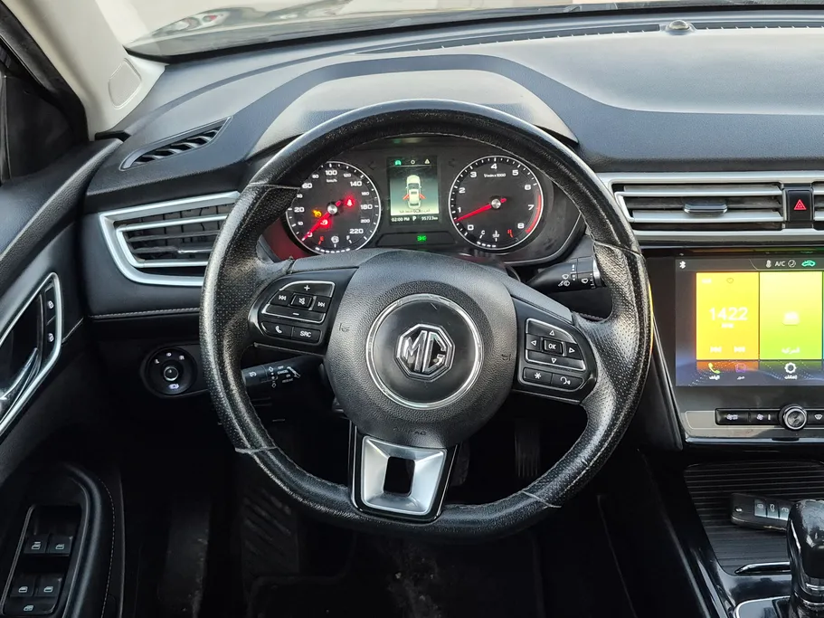 ام جي 5 LUX 2023 