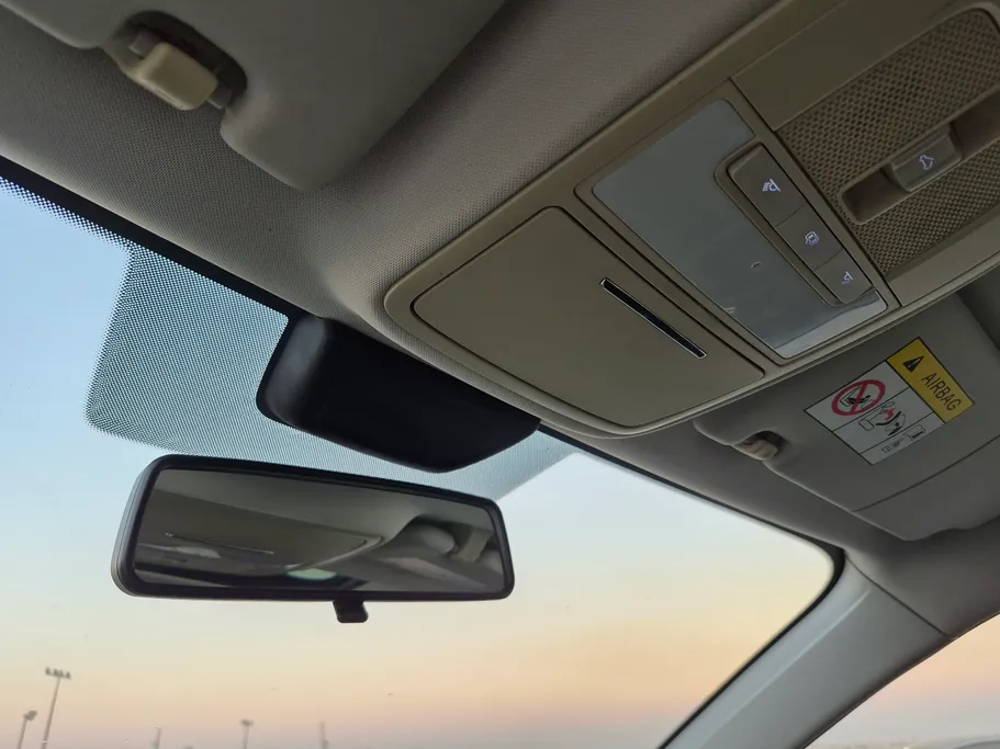 ام جي 5 LUX 2023 