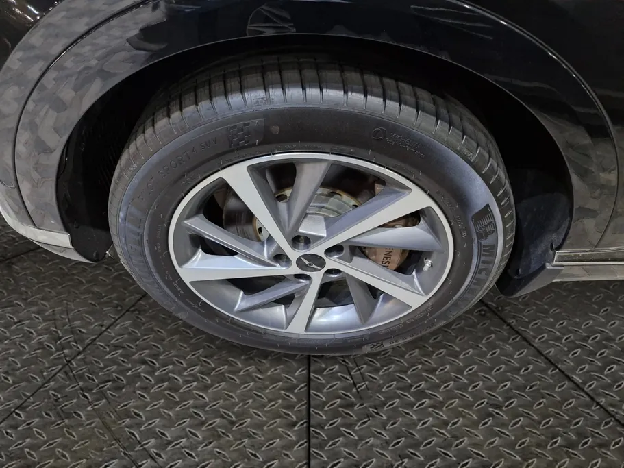 2025 Genesis GV80 Platinum 