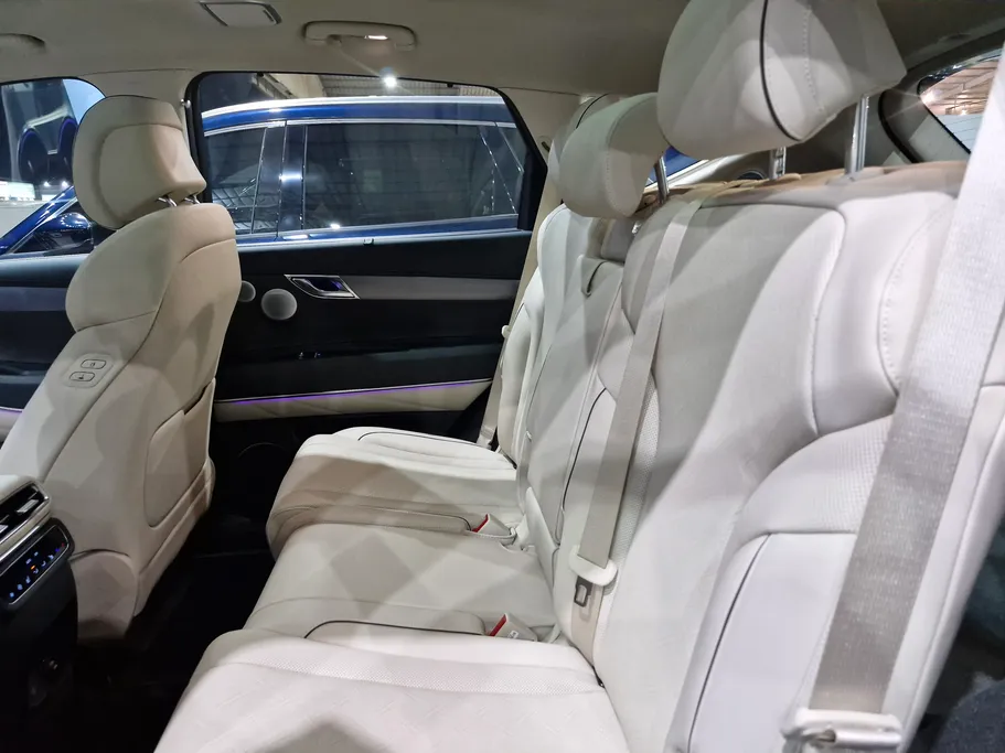 2025 Genesis GV80 Platinum 