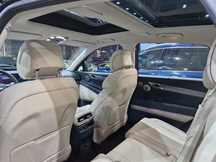 2025 Genesis GV80 Platinum 