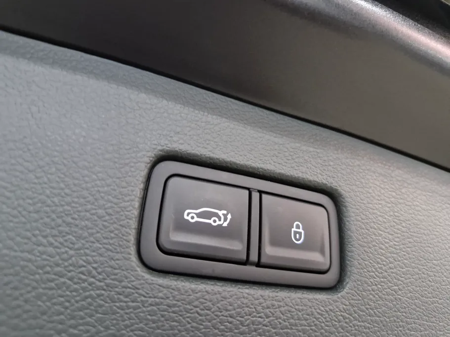 2025 Genesis GV80 Platinum 