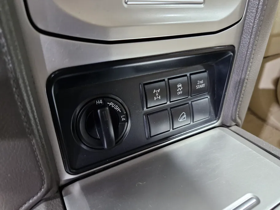 تويوتا برادو TXL 2022 